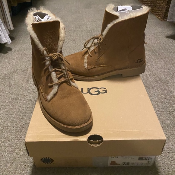UGG Shoes - UGG Quincy Boots 7.5 Chestnut Worn ONCE